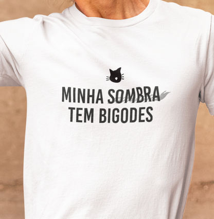 Minha sombra tem bigodes